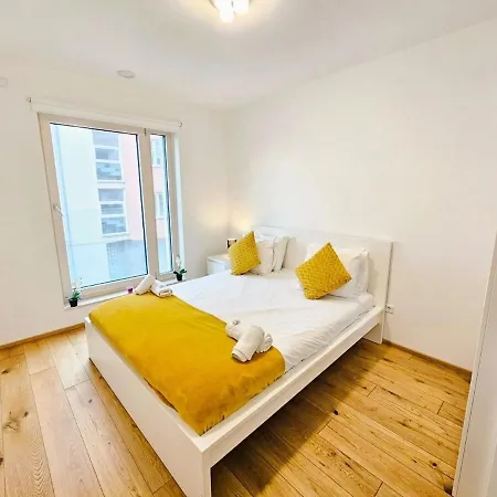 Spacious Urban Retreat With Terrace&parking Included Luxemburg